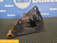 Кронштейн бампера правый